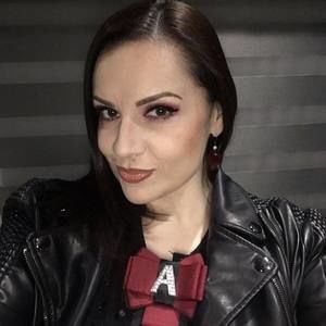 Meet your Posher, Alma